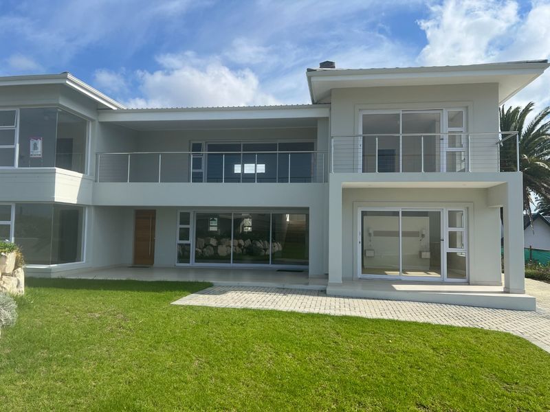 Price Includes VAT - Awe-Inspiring Vistas – Ocean, Lagoon, Golf Course & Mountains Position, Position, Position! - Photo 1