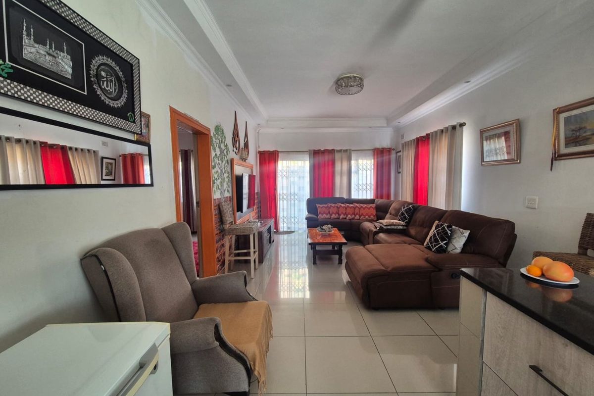 2 Bedroom house for sale in Merebank R1,295,000 - Photo 5