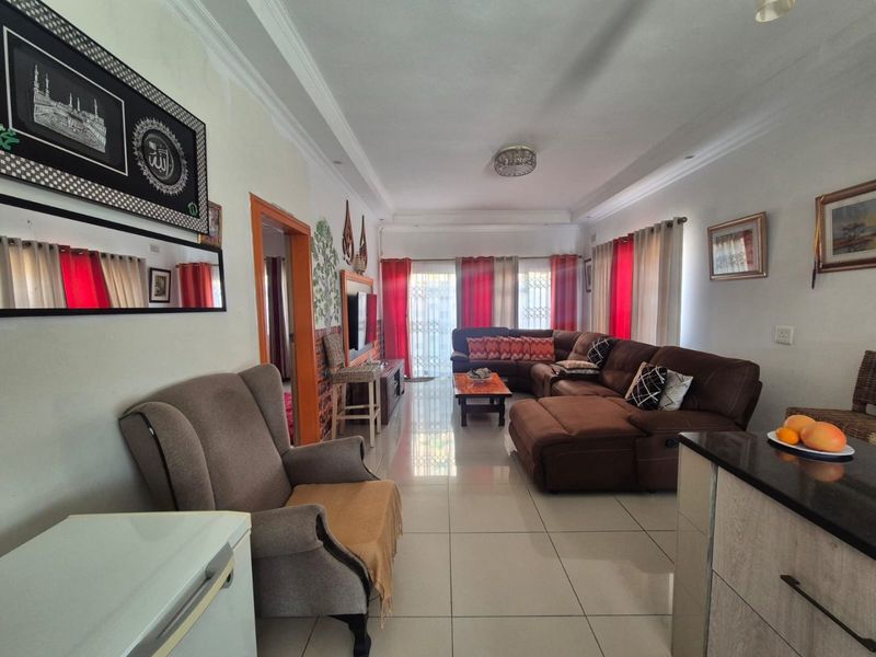 2 Bedroom house for sale in Merebank R1,295,000 - Photo 5
