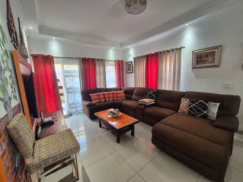 2 Bedroom house for sale in Merebank R1,295,000 - Photo 4