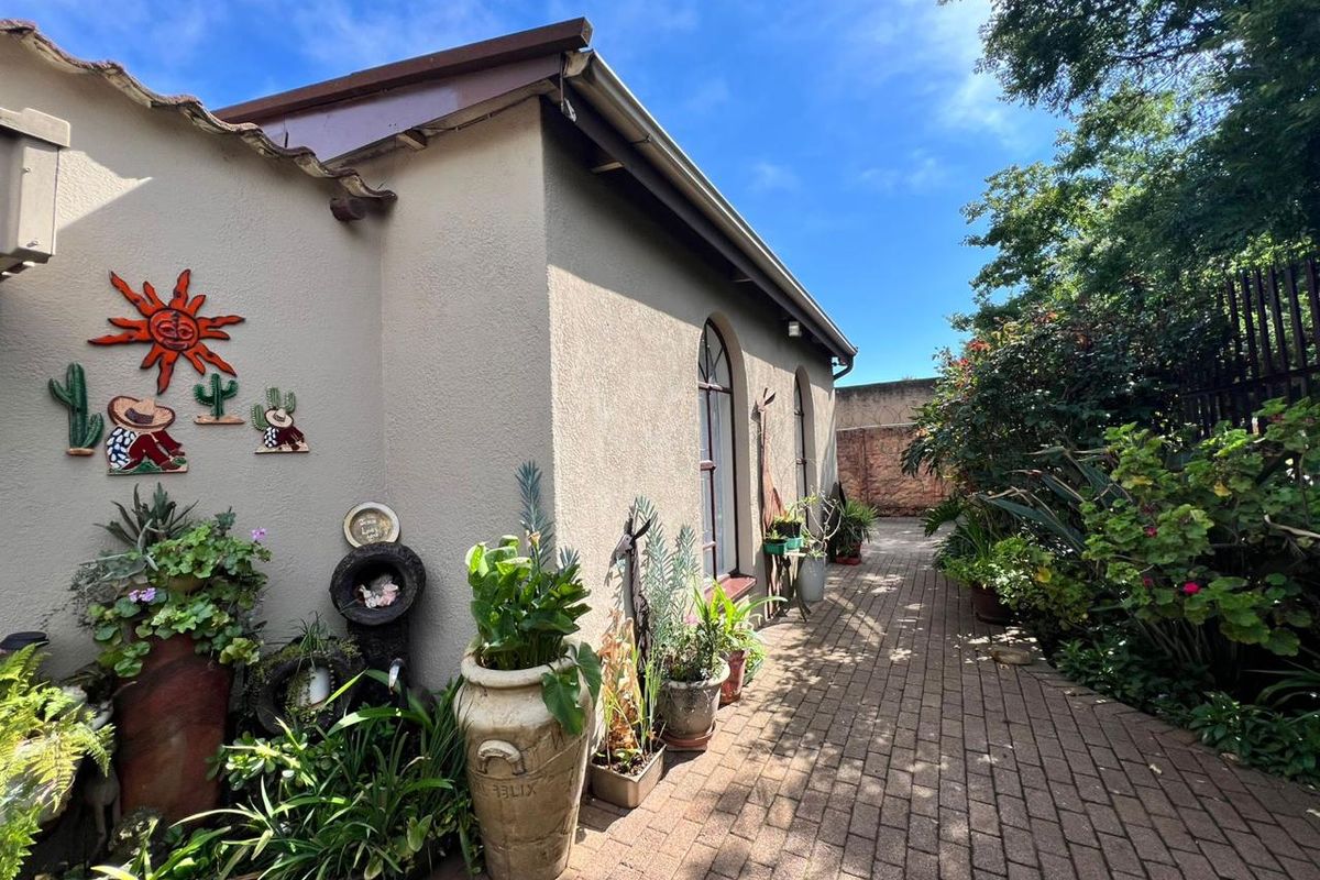3 Bedroom Home with Business Rights for Sale in Brakpan - Photo 2