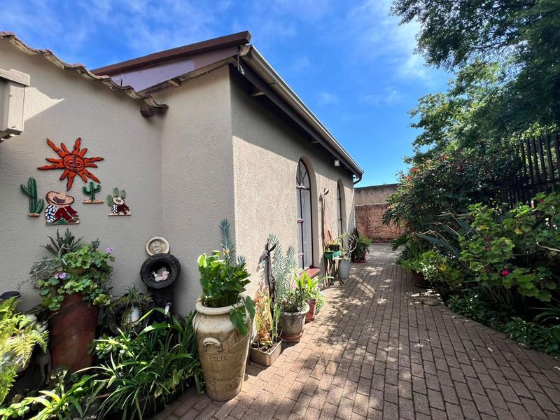 3 Bedroom Home with Business Rights for Sale in Brakpan - Photo 2