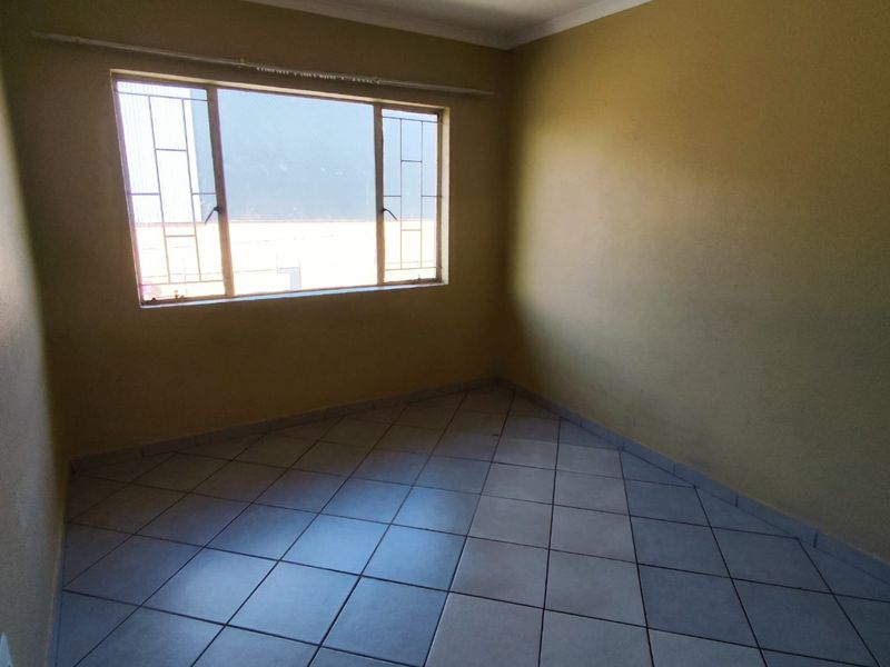 HARMING & SPACIOUS 2-BEDROOM APARTMENT WITH GRANITE KITCHEN & BREAKFAST NOOK - Photo 9