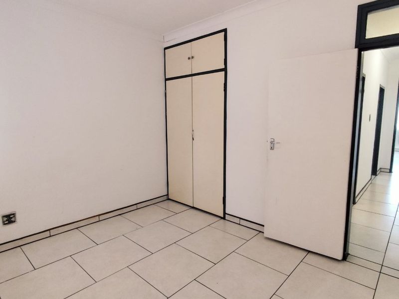 MODERN 2-BEDROOM APARTMENT WITH GAS STOVE, SEPARATE DINING, AND PREPAID ELECTRICITY - Photo 10