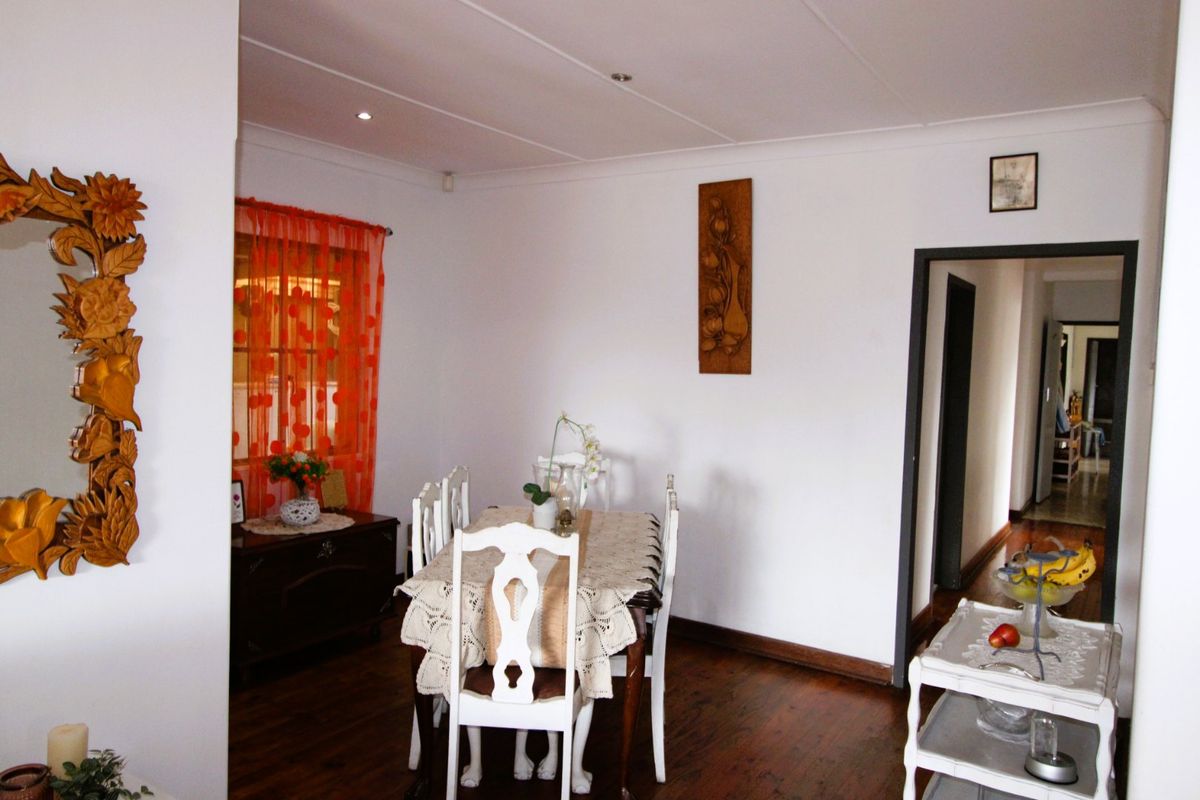 A Real Gem in Pristine Condition! Huge Appeal for the Growing Famil - Photo 3