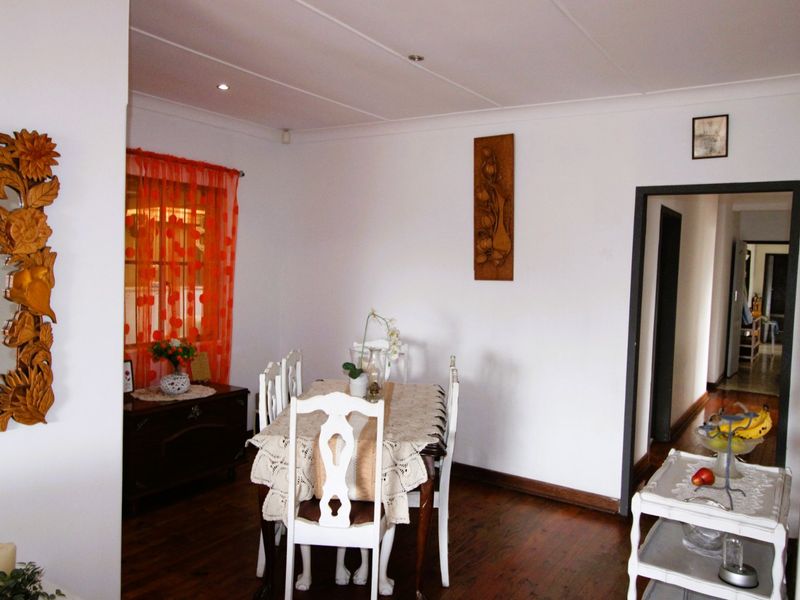 A Real Gem in Pristine Condition! Huge Appeal for the Growing Famil - Photo 3
