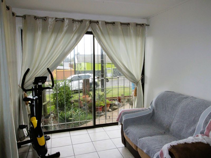 A Real Gem in Pristine Condition! Huge Appeal for the Growing Famil - Photo 6