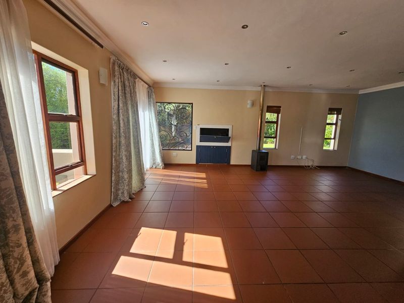 CHARMING HOME - Photo 3