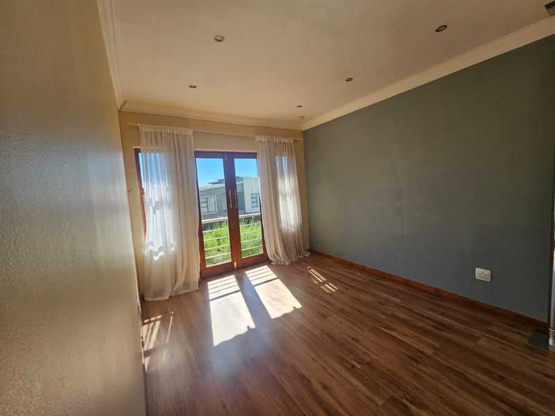 CHARMING HOME - Photo 10