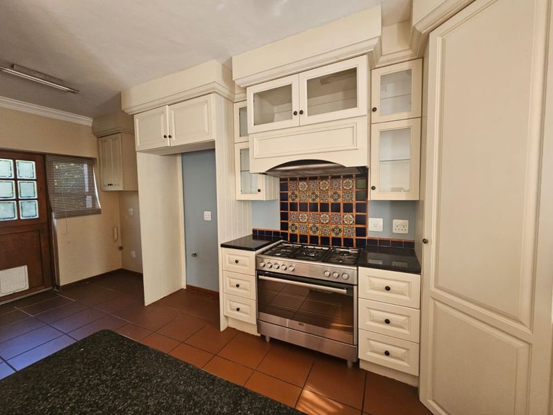 CHARMING HOME - Photo 6