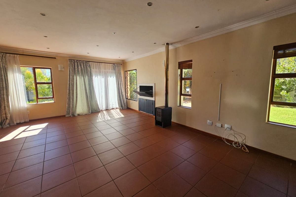 CHARMING HOME - Photo 4