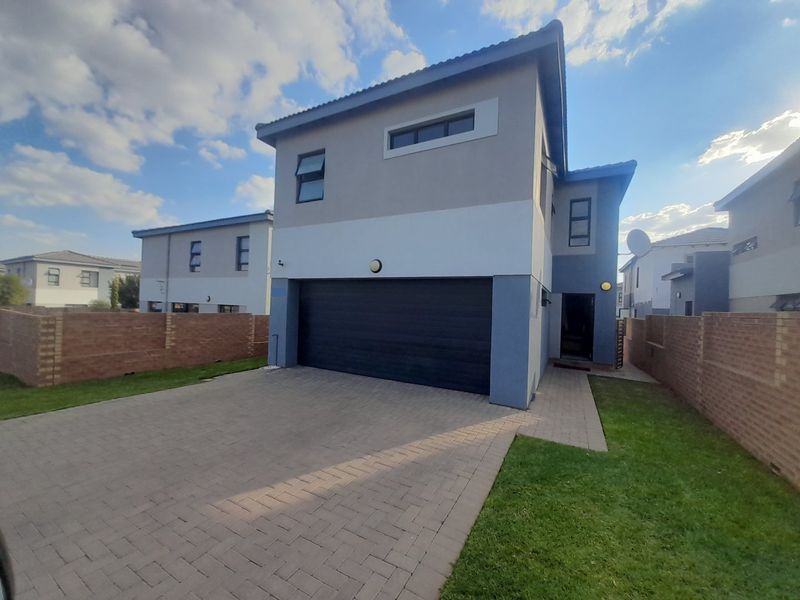 Modern Double Storey Home in a Secure Estate - Photo 1