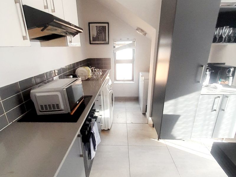 Modern Double Storey Home in a Secure Estate - Photo 7