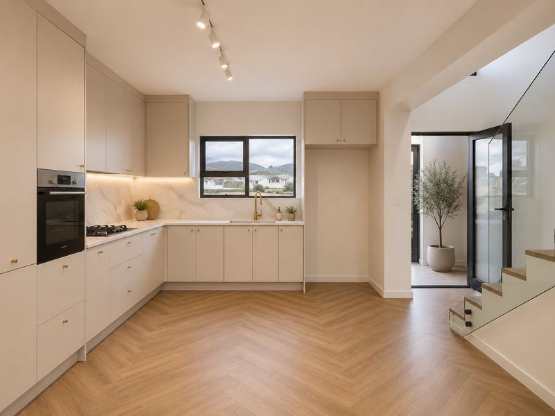 Secure Lifestyle Living in the Heart of the Helderberg. - Photo 2