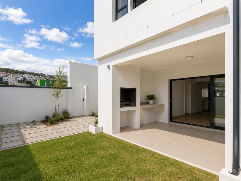 Secure Lifestyle Living in the Heart of the Helderberg. - Photo 8