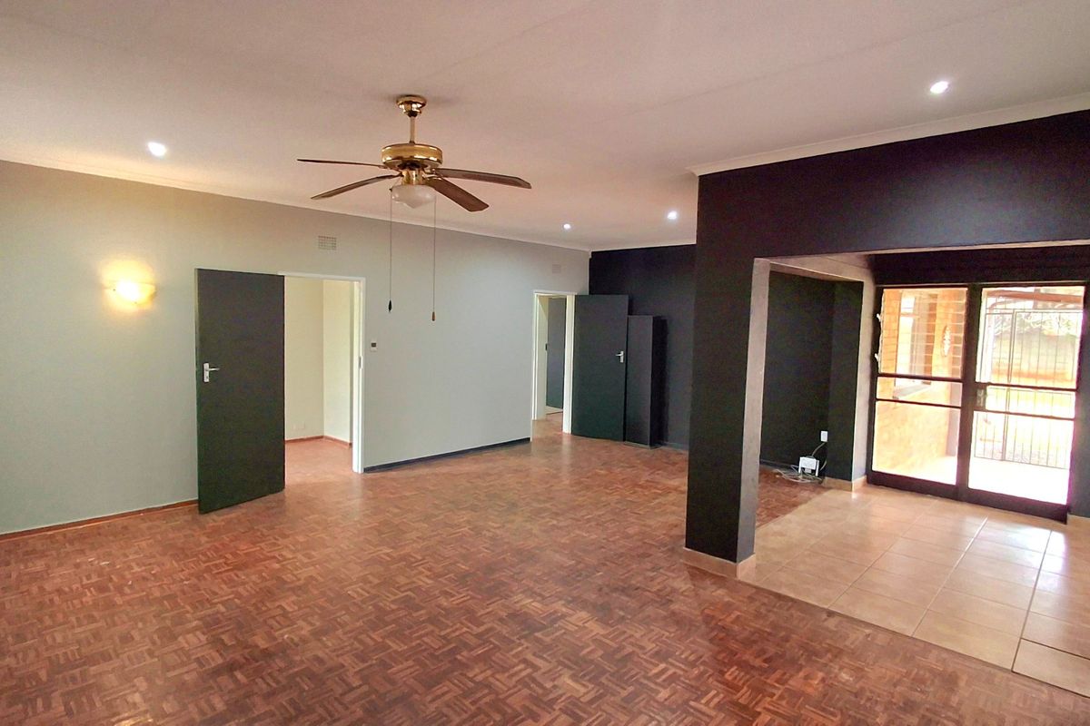 Spacious Home & Flatlet in Convenient School Area - Photo 3