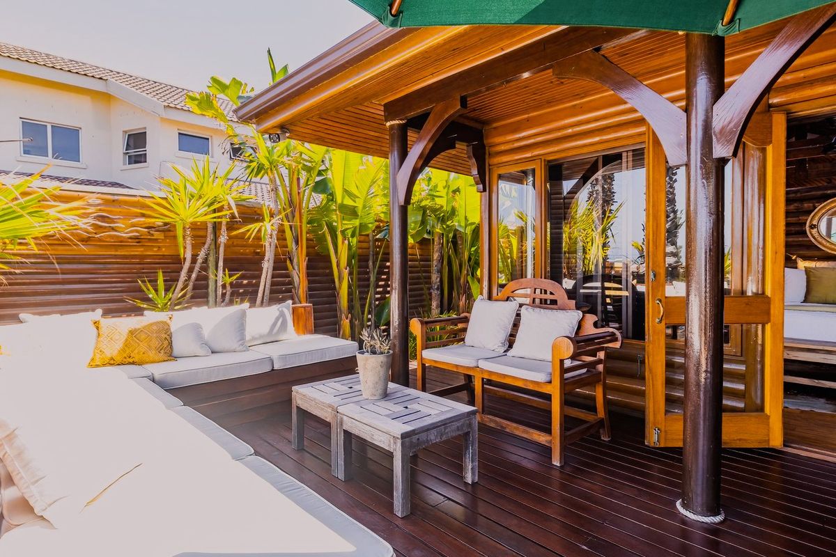 Exceptional Knysna-Style Beachfront Retreat for Coastal Living in Melkbosstrand Central - Photo 3