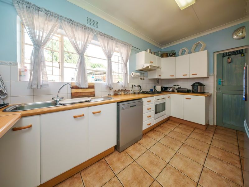 Charming Lakeside Village Home for Rent - Photo 8