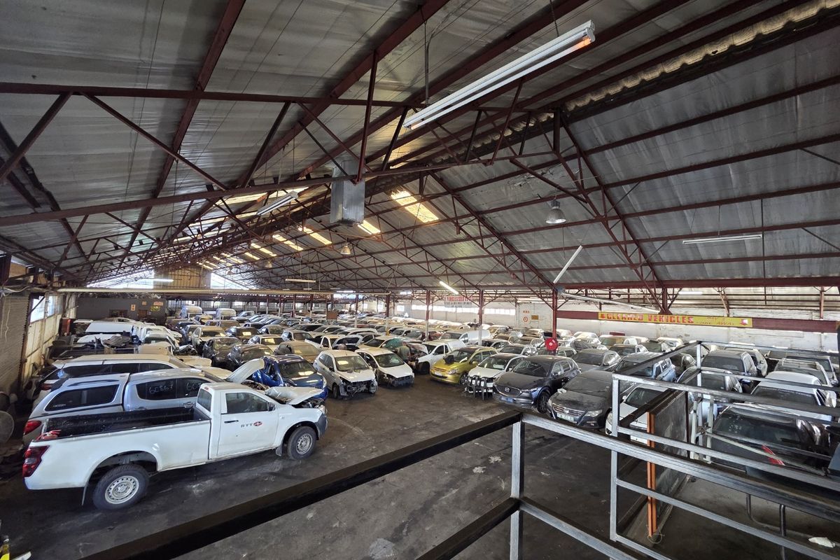 Large-Scale Industrial Property in Prospecton - Photo 3
