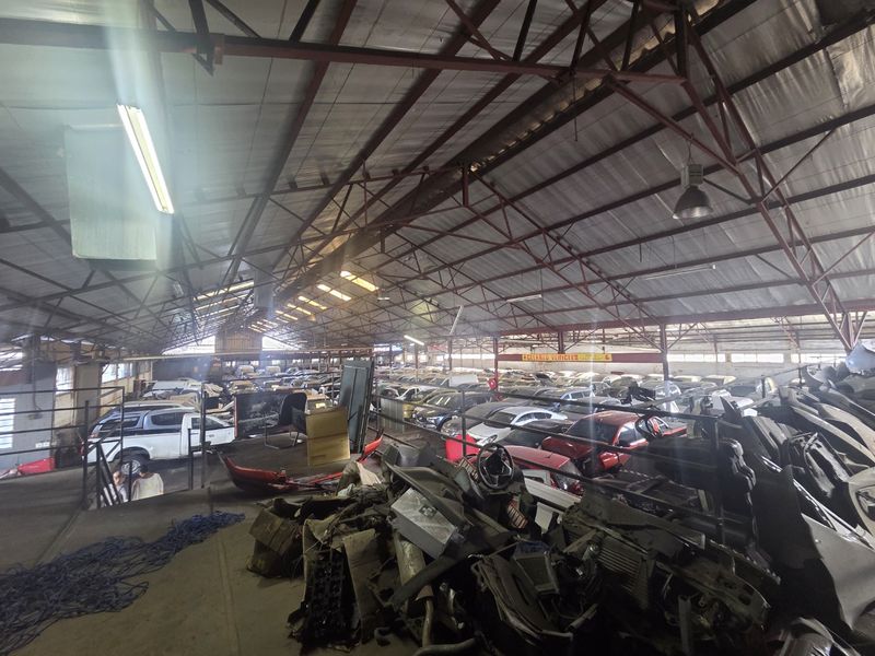 Large-Scale Industrial Property in Prospecton - Photo 4
