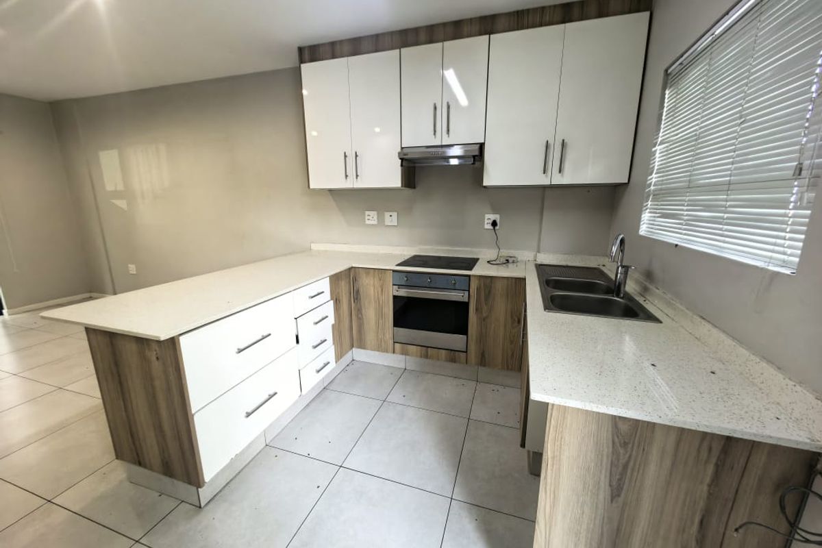 2 Bedrooms, 2 Bathrooms For Sale In Musgrave, Durban - Photo 2