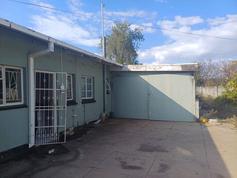 UNLOCK THE POTENTIAL – FOR SALE IN FREEMANVILLE   !! - Photo 2