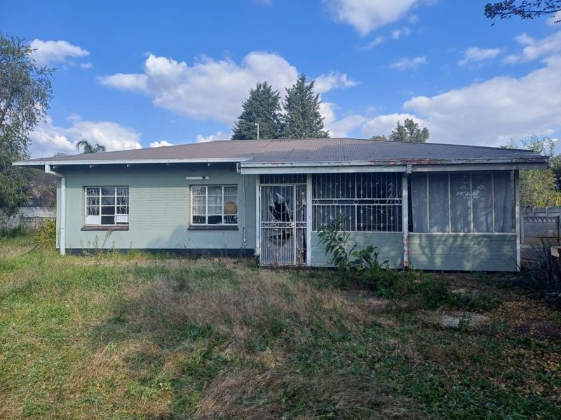 UNLOCK THE POTENTIAL – FOR SALE IN FREEMANVILLE   !! - Photo 3