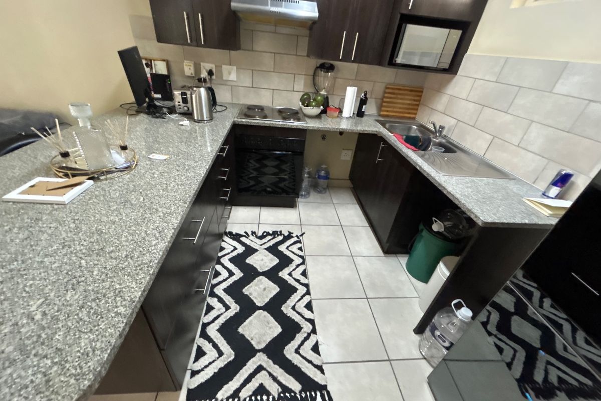 2 bedroom 2 bathroom apartment  - Photo 3