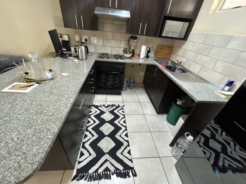 2 bedroom 2 bathroom apartment  - Photo 3
