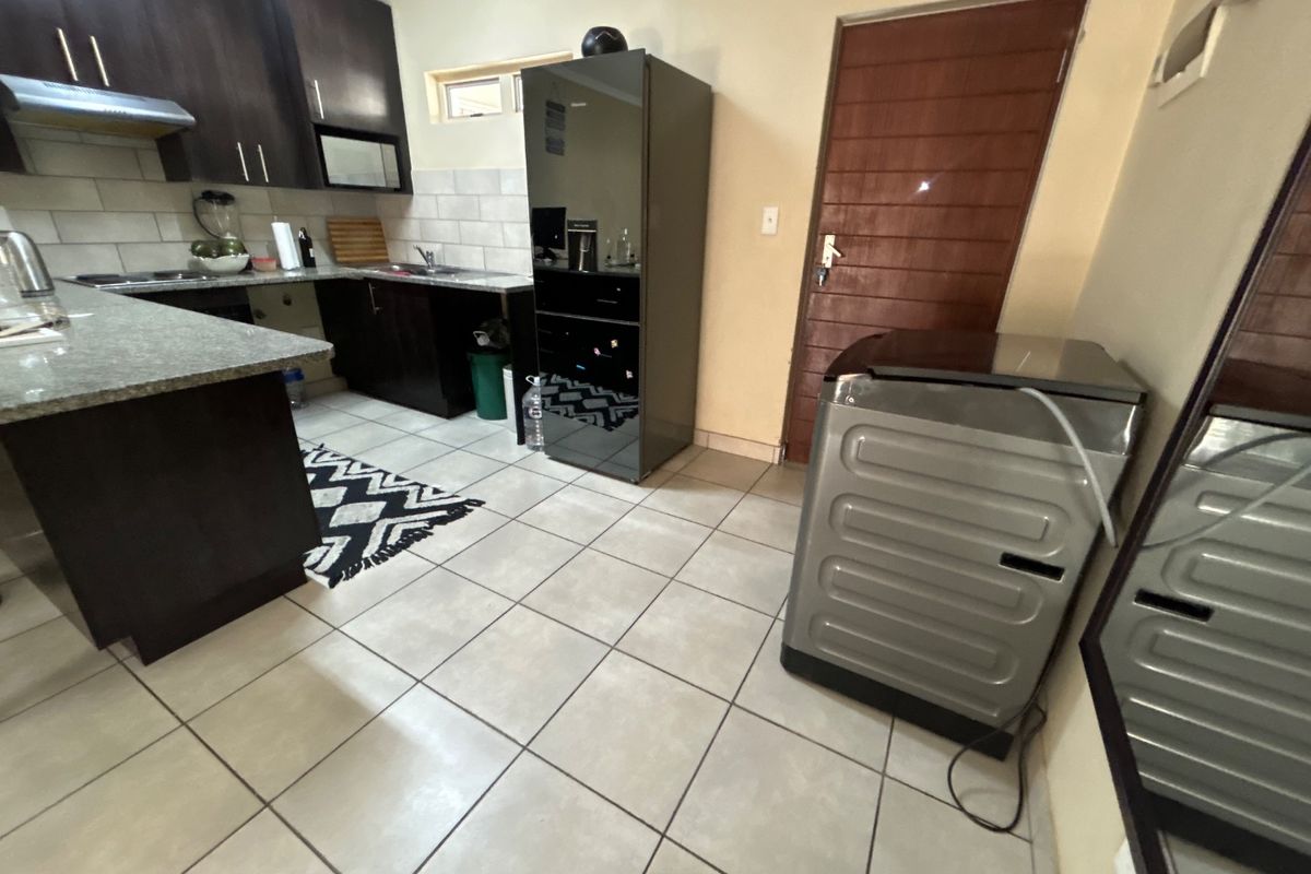 2 bedroom 2 bathroom apartment  - Photo 4