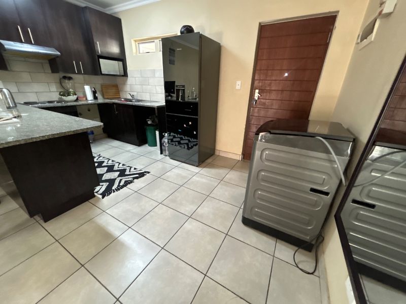 2 bedroom 2 bathroom apartment  - Photo 4