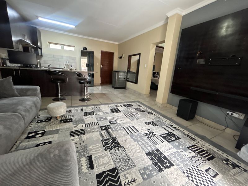 2 bedroom 2 bathroom apartment  - Photo 9