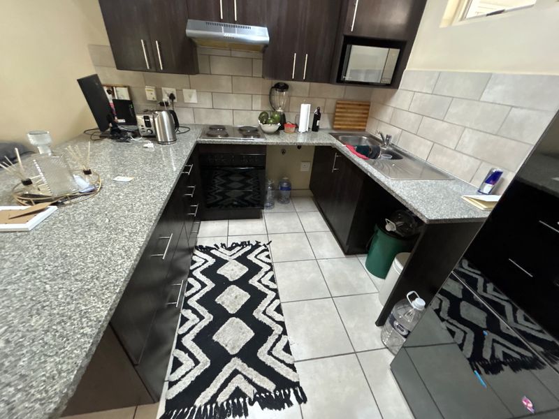 2 bedroom 2 bathroom apartment  - Photo 2