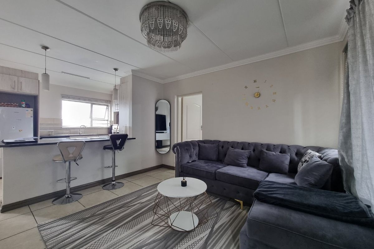 Modern - 2 Bed + 2 Bath Apartment - Photo 4