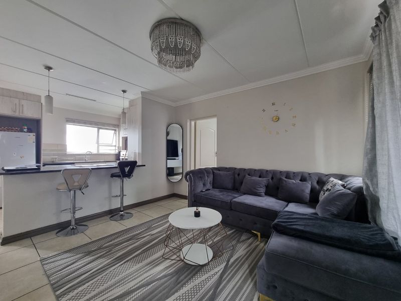 Modern - 2 Bed + 2 Bath Apartment - Photo 4