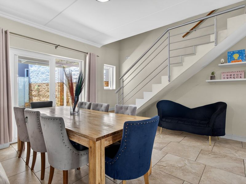 3 bed2,5 stylish family home for sale in Kyalami Hills - Photo 4