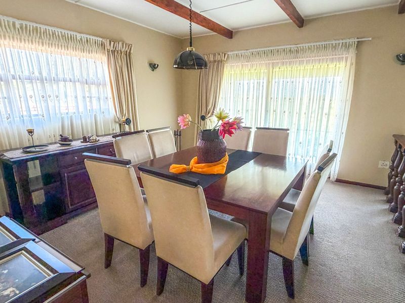 Spacious Family Residence Offering Multi Generational Convenience with Lovely Views and a Flatlet Bonus Meets in Baysville.  - Photo 7