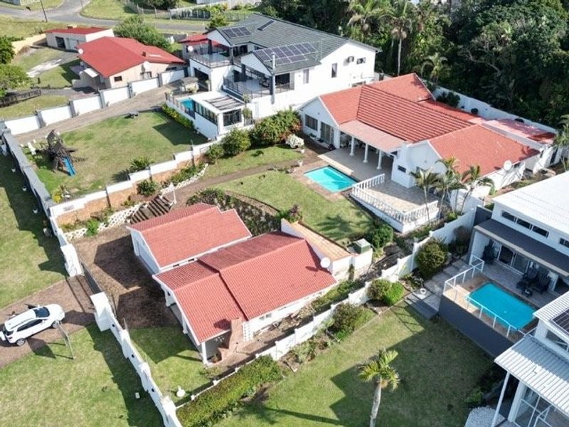 Stunning Coastal Home Designed For Luxury Family Living - Photo 3