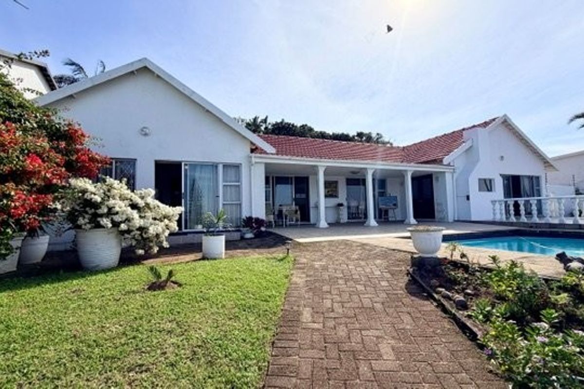Stunning Coastal Home Designed For Luxury Family Living - Photo 5