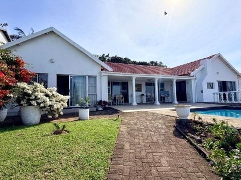 Stunning Coastal Home Designed For Luxury Family Living - Photo 5