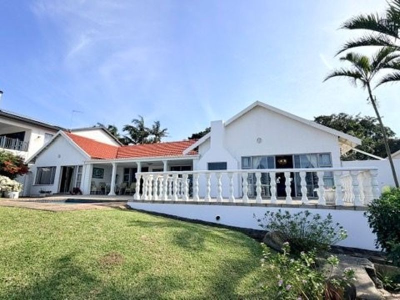 Stunning Coastal Home Designed For Luxury Family Living - Photo 6