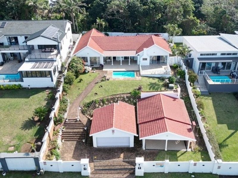 Stunning Coastal Home Designed For Luxury Family Living - Photo 2
