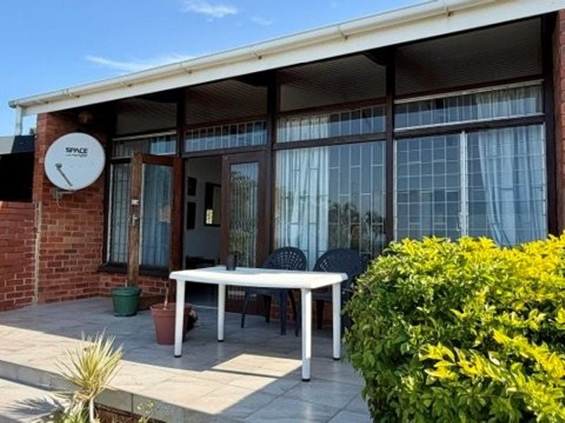 Charming Coastal Townhouse With Lovely Sea Views - Photo 5