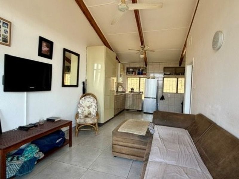 Charming Coastal Townhouse With Lovely Sea Views - Photo 8
