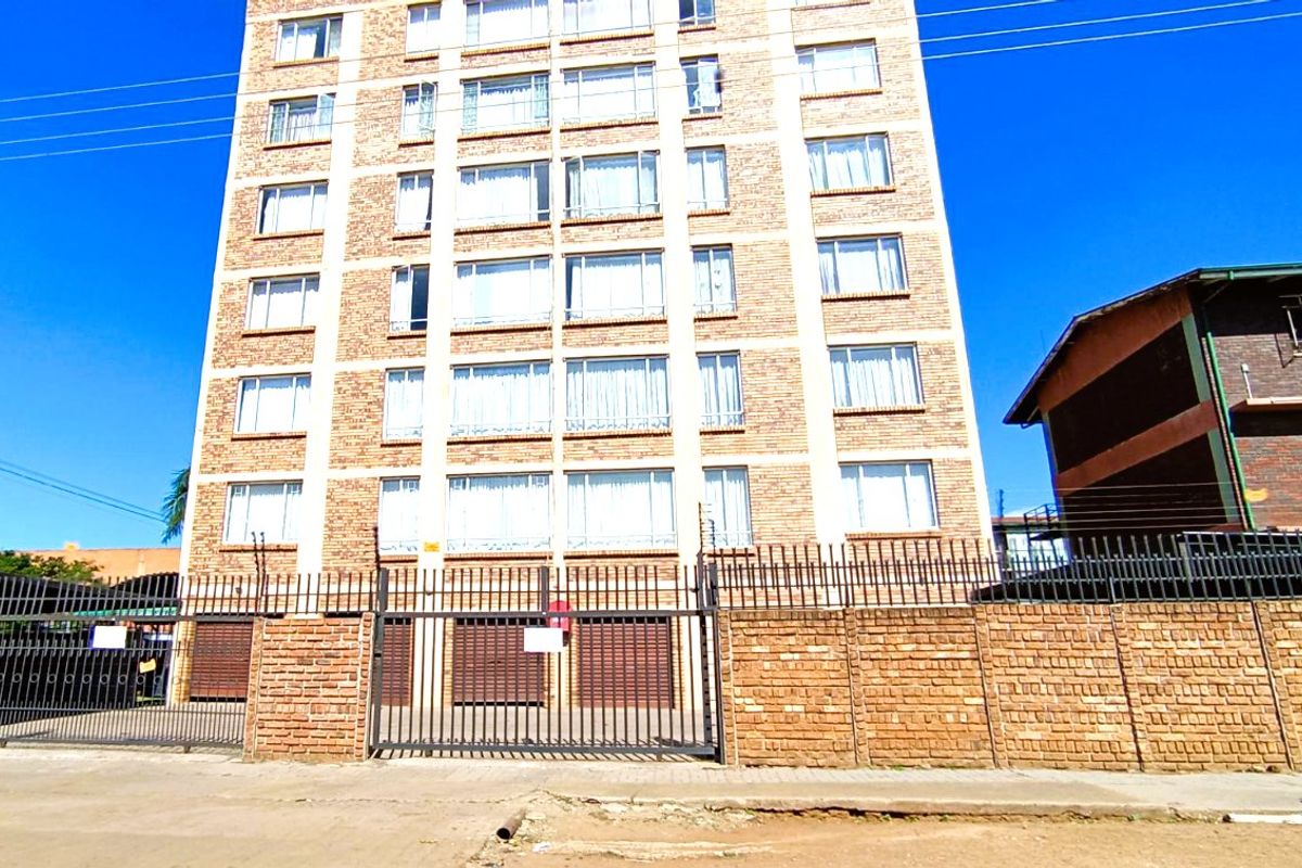 2 Bedroom Apartment for Sale in Silverton, Pretoria – Comfortable Living in a Convenient Location - Photo 3
