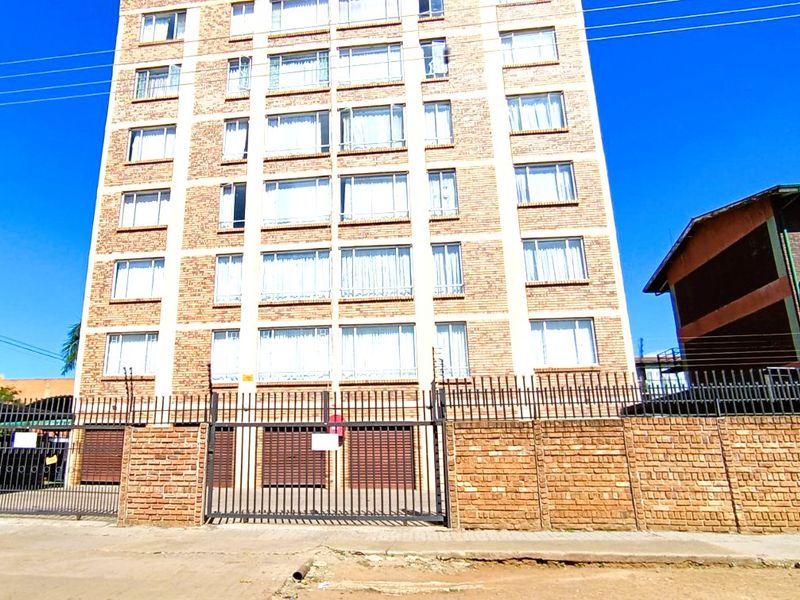 2 Bedroom Apartment for Sale in Silverton, Pretoria – Comfortable Living in a Convenient Location - Photo 3