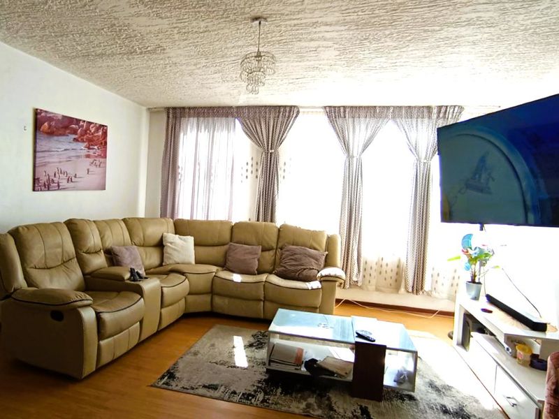 2 Bedroom Apartment for Sale in Silverton, Pretoria – Comfortable Living in a Convenient Location - Photo 2