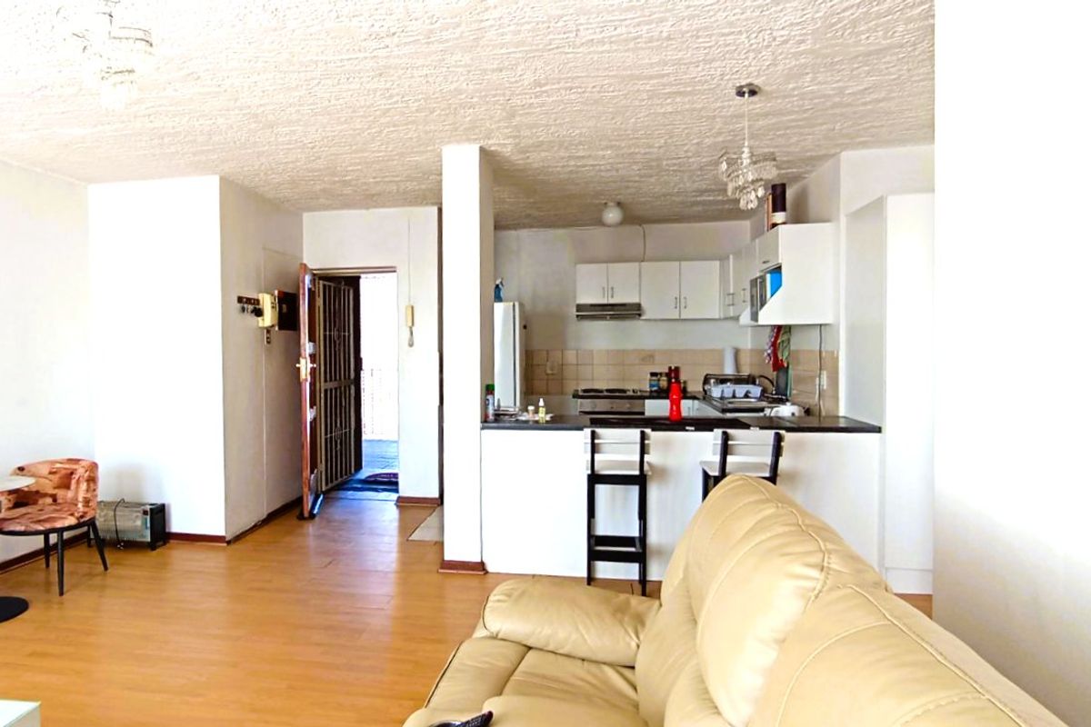2 Bedroom Apartment for Sale in Silverton, Pretoria – Comfortable Living in a Convenient Location - Photo 5