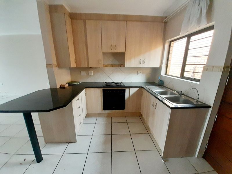 Townhouse to Rent In Eldoraigne Retirement Village - Photo 5