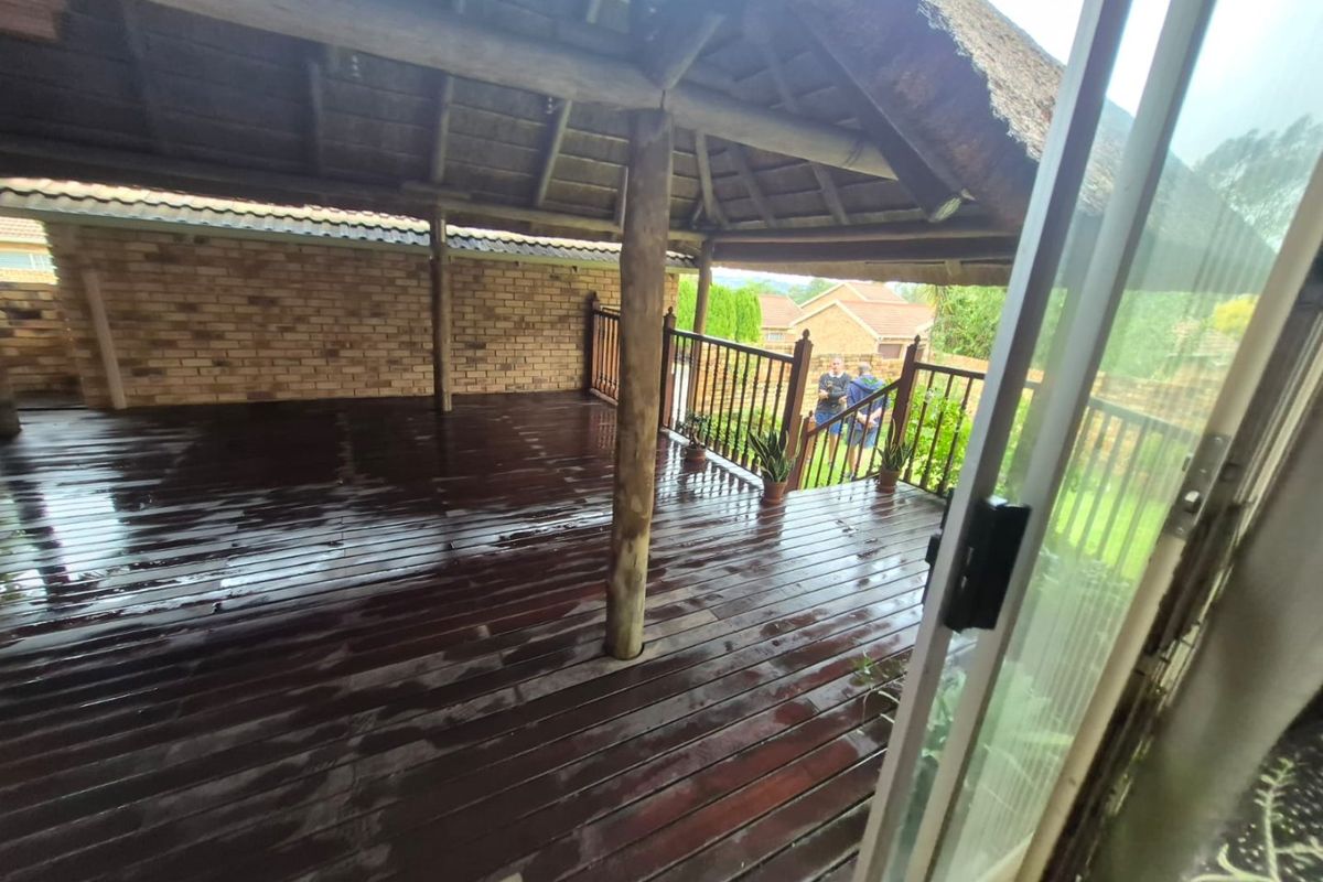 EXCEPTIONAL VALUE IN A PRIME LOCATION - Photo 2
